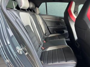 Volkswagen Golf GTI - Image 12