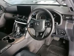 Toyota Land Cruiser 300 3.3D ZX - Image 21