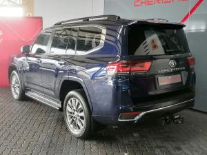 Toyota Land Cruiser 300 3.3D ZX - Image 3