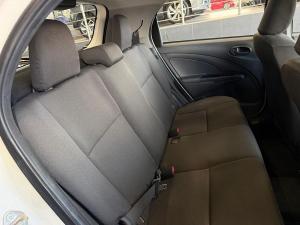 Toyota Etios hatch 1.5 Xi - Image 13