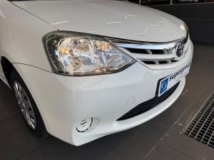 Toyota Etios hatch 1.5 Xi - Image 9