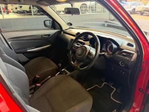 Suzuki Swift 1.2 GLX manual - Image 25
