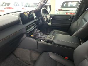 Toyota Land Cruiser Prado 2.8GD VX-R - Image 7