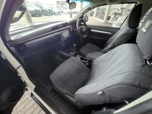 Toyota Hilux 2.4GD-6 Xtra cab Raider manual - Image 7