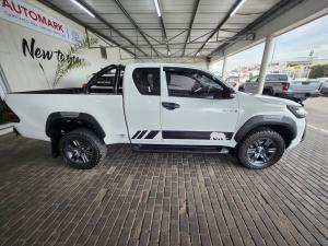 Toyota Hilux 2.4GD-6 Xtra cab Raider manual - Image 3