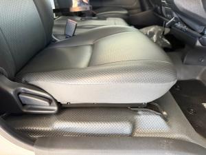 Toyota Hiace 2.5D-4D Ses-fikile 16-seater - Image 14