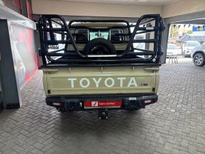 Toyota Land Cruiser 79 2.8GD-6 double cab manual - Image 5