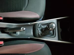 Toyota Starlet Cross 1.5 XR manual - Image 11