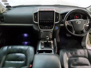 Toyota Land Cruiser 200 4.5D-4D V8 VX - Image 6