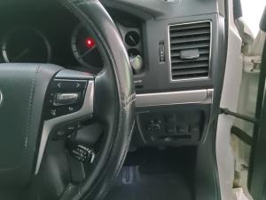 Toyota Land Cruiser 200 4.5D-4D V8 VX - Image 10