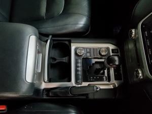 Toyota Land Cruiser 200 4.5D-4D V8 VX - Image 12