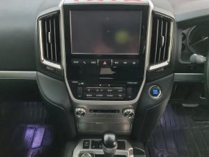 Toyota Land Cruiser 200 4.5D-4D V8 VX - Image 15
