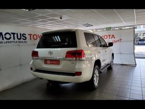 Toyota Land Cruiser 200 4.5D-4D V8 VX - Image 2