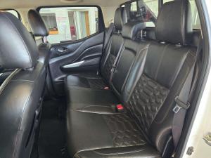 Nissan Navara 2.5DDTI LE/LE Plus automatic D/C - Image 12