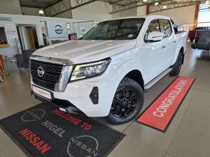 Nissan Navara 2.5DDTI LE/LE Plus automatic D/C - Image 1