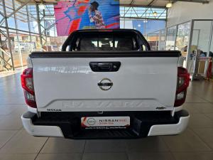 Nissan Navara 2.5DDTI LE/LE Plus automatic D/C - Image 4