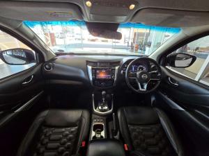 Nissan Navara 2.5DDTI LE/LE Plus automatic D/C - Image 7