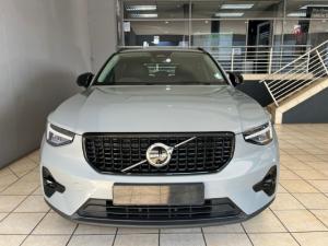 Volvo XC40 B4 Plus Dark - Image 2