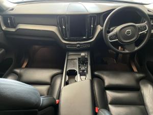 Volvo XC60 B5 Momentum - Image 8