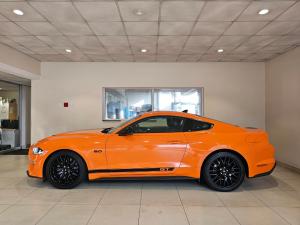 Ford Mustang 5.0 GT fastback - Image 2