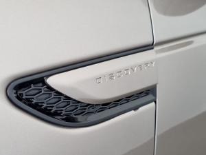 Land Rover Discovery Sport P300e R-Dynamic HSE - Image 12