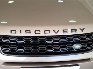Land Rover Discovery Sport P300e R-Dynamic HSE - Image 13