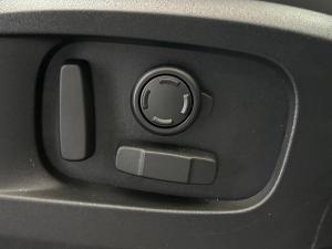 Land Rover Defender 110 D350 X-Dynamic HSE - Image 14