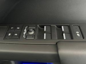 Land Rover Defender 110 D350 X-Dynamic HSE - Image 16