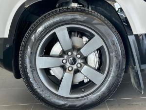 Land Rover Defender 110 D350 X-Dynamic HSE - Image 20