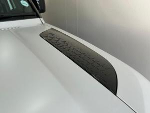 Land Rover Defender 110 D350 X-Dynamic HSE - Image 22