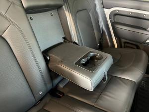 Land Rover Defender 110 D350 X-Dynamic HSE - Image 24