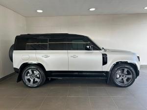 Land Rover Defender 110 D350 X-Dynamic HSE - Image 6