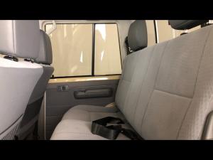 Toyota Land Cruiser 79 2.8GD-6 double cab auto - Image 11
