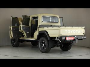 Toyota Land Cruiser 79 2.8GD-6 double cab auto - Image 25