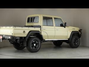 Toyota Land Cruiser 79 2.8GD-6 double cab auto - Image 2