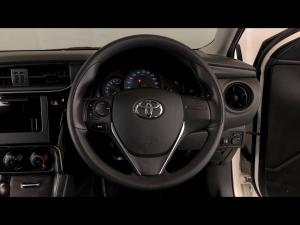 Toyota Corolla Quest 1.8 Plus manual - Image 8