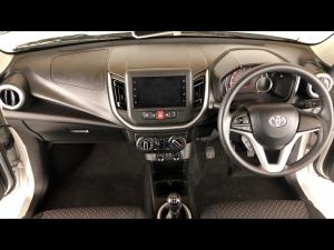 Toyota Vitz 1.0 XR manual - Image 6