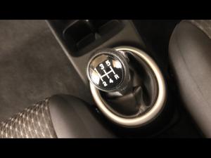 Toyota Vitz 1.0 XR manual - Image 15