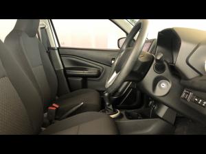 Toyota Vitz 1.0 XR manual - Image 10