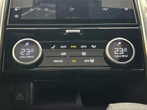 Land Rover Discovery D350 Dynamic HSE - Image 8