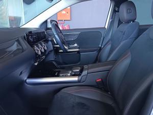 Mercedes-Benz GLA GLA200d Progressive - Image 16