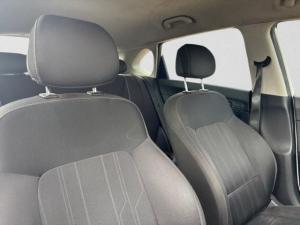 Hyundai i20 1.0T Fluid manual - Image 11