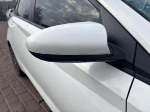 Hyundai i20 1.0T Fluid manual - Image 17