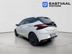Hyundai i20 1.0T Fluid manual - Image 8