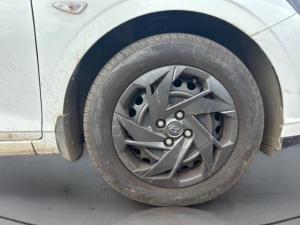 Hyundai i20 1.0T Fluid manual - Image 9