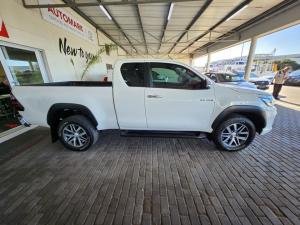 Toyota Hilux 2.8GD-6 Xtra cab 4x4 Legend 50 - Image 3