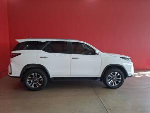 Toyota Fortuner 2.4GD-6 auto - Image 3