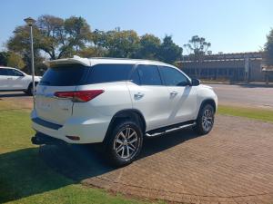 Toyota Fortuner 2.8GD-6 4X4 Epic automatic - Image 2