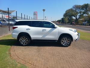 Toyota Fortuner 2.8GD-6 4X4 Epic automatic - Image 3