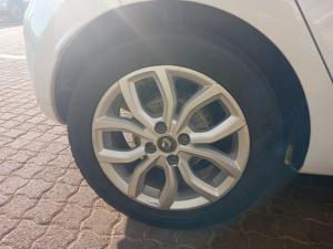Renault Clio V 1.0T Intens - Image 16